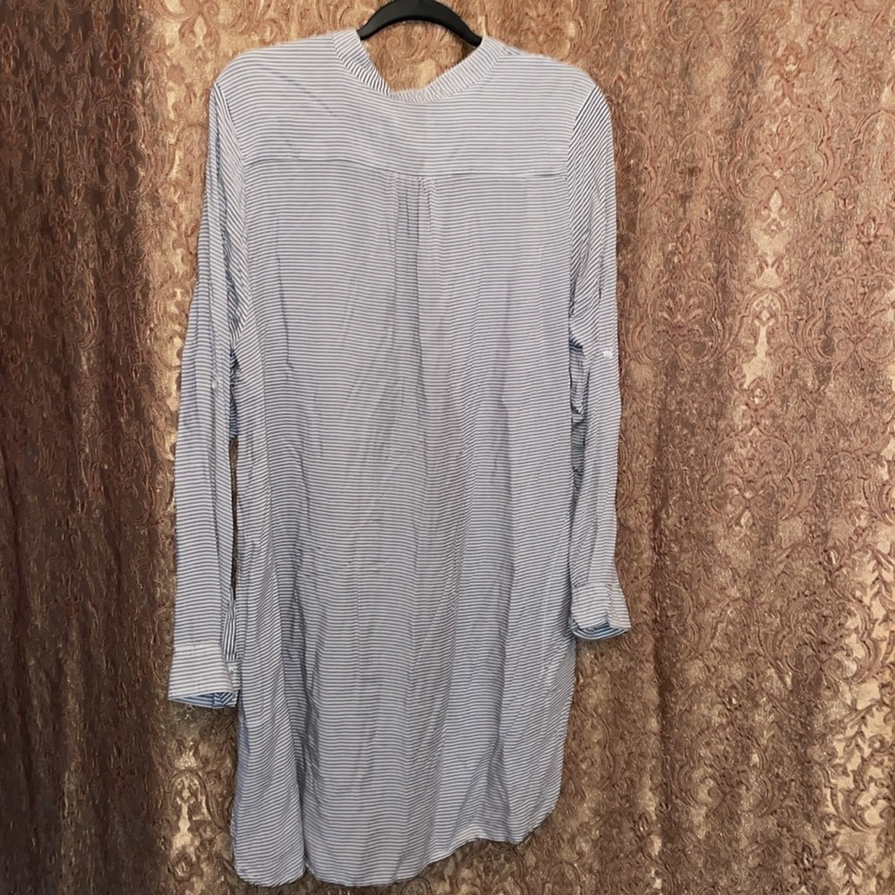 DKNY Monochrome Striped Blouse. Size Large. - Picture 3 of 4
